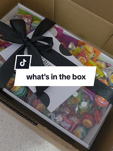 What’s in the box? 👀 A little bit of everything… From snack boxes to gift hampers and corporate orders – we pack them all right here in Perth 🎉 Perfect for birthdays, thank you gifts, client gifts or just because 💖 Link in bio to browse our full range. #confettiboxco #perthsmallbusiness #perthgifts #snackbox #snackbox