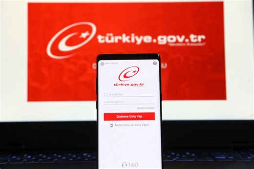 e-Devlet’e büyük dönüşüm: Elektronik tebligat, ortak ödeme ve dijital kimlik