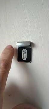 Hidden screw mirror clips for frameless art