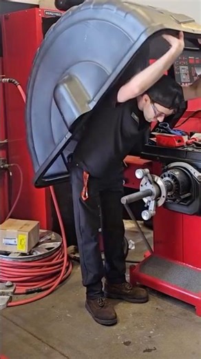 Аn ordinary day at an ordinary service station🛠️Обычный день на обычном автосервисе 🛠️ #reaction