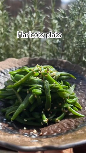 Haricots plats sautés à l’ail | Recette simple de cuisine chinoise