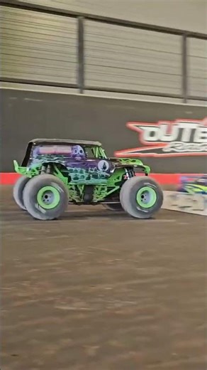 This OLD Car Turned Into a MONSTER 😳 You Won’t Believe the Transformation! 🔥 #viral #trending #fyp