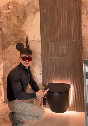 Création innovante de WC LED pour une salle de bain unique