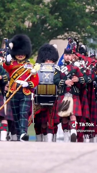 The King is in Town: 2 SCOTS Pipes & Drums Performance