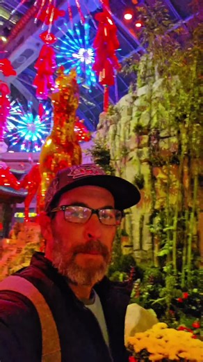 This almost never happens at Bellagio. Spring display blackout extended — another week! Quiet change, but confirmed. #Bellagio #LasVegas #VegasUpdate #NeonCityWalkers