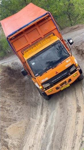 Full load passes through a steep bend #truck #viral #shorts #automobile