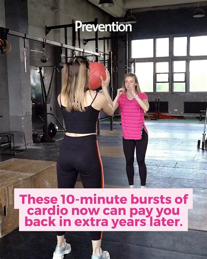 Guessing how “hard” to go gets tougher as fitness and hormones shift, which is where the talk test comes in. Slightly breathless but still able to chat? You’re in the heart-healthy zone. Struggling to get a sentence out? That’s vigorous and needs more recovery. The article explains how to use this simple scale to tune every walk, ride or class to the right level. Tap through to learn the easiest intensity check you’ll ever use: https://tinyurl.com/3urrbfw6 #cardiointensity #talktest #heartratezo