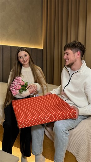 Картини по твоєму фото від PICASSOART | 14 лютого - це більше, ніж просто день подарунків. Це можливість сказати «кохаю» без слів.Подарувати емоцію, що залишиться назавжди.... | Instagram