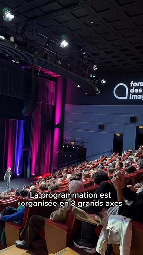 🎬 Nouveau cycle : MUSIQUE ! au Forum des images Le savais-tu ? Pendant deux mois, le Forum transforme le cinéma en laboratoire musical. → séances gratuites → séances spéciales Noël → cours du vendredi (ex : comment on compose au cinéma) → expériences jeux vidéo en salle (oui, vraiment) 3 grandes thématiques pour naviguer dans l’histoire du son à l’image. Et un axe entièrement consacré à David Bowie : comment sa musique et son persona ont redéfini la mise en scène. Ici, on ne “passe pas” de la m