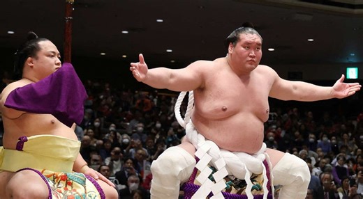 Se retira el único gran maestro de sumo
