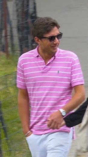 Funny couple reacts to farting prank in Central Park🤣 | HumorBagel