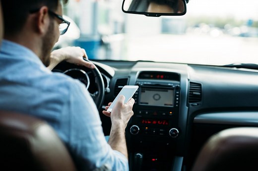 Don't let this text be your last: Distracted driving expert shares ways to keep your eyes on the road