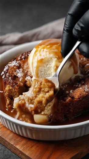 Biscoff Banana Self‑Saucing PuddingIngredien.....Full Recipe in Coʍmеոτ 💬 #cake