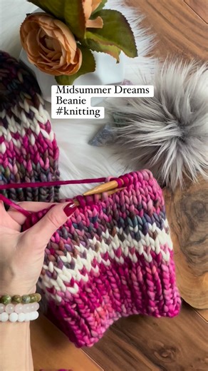 Midsummer Dreams Beanie #knittungpattern #knit #knitting #slowfashionbrand #handknit #knitting_inspiration | JANA • Rosehip Lane