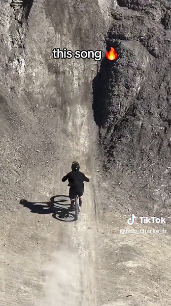 Core Cross downhill bike freeride tricks