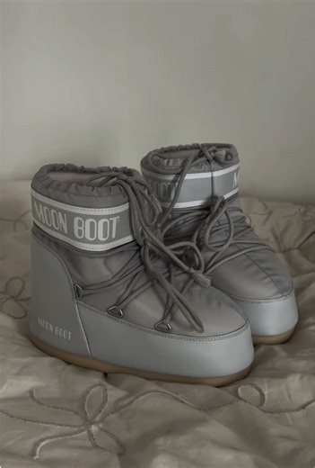 Unboxing Moon Boots for Winter Fashion