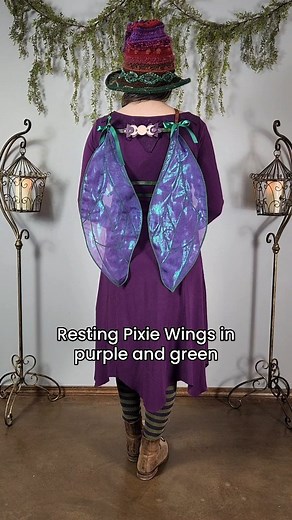 Resting Pixie Wings in purple with green veins!!! These are obviously my favorite so far since green and purple are my favorite colors💚💜💚 I just can't get over how awesome they look on my @foxesandravens harness!!!! And I couldn't miss the opportunity to wear my @earthtricks witch hat, I mean... just a perfect match! 3 sets of these will be available be available tomorrow, March 1st at 6pm CST. #purplefairy #pixiewitch #purplewitch #pixiewings #restingwings #insectwings #smallbusinesshandmade
