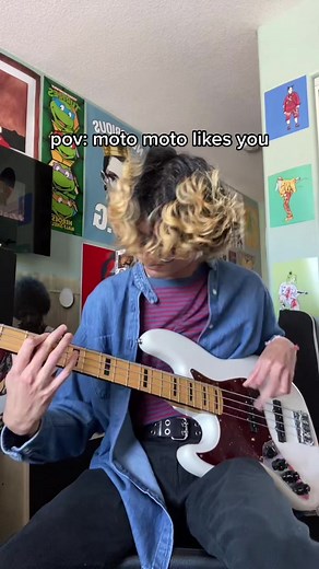 Moto Moto Bass Guitar: Big and Chunky Remix