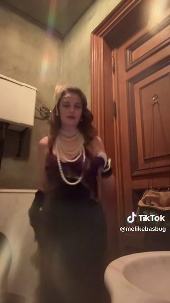 Flapper Costume Ideas for Halloween 2025