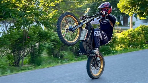 I shocked myself with wheelies on my Surron! 😲