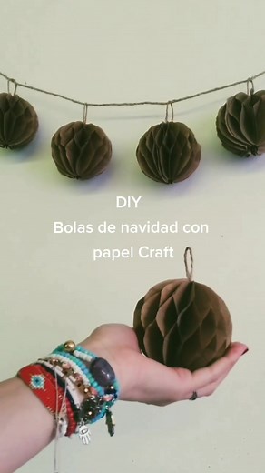 Bolas de navidad con papel Craft bien easy #diy #navidad #decoracionnavideña #fyp