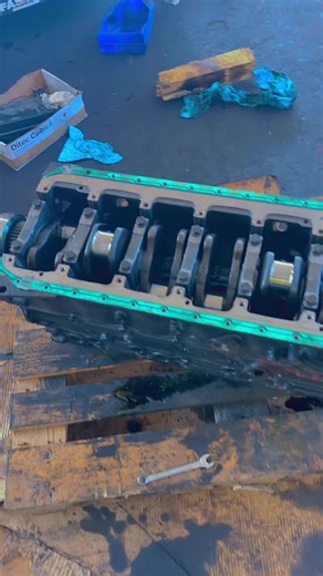 Exploring Engine Components and Their Details