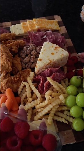How to make a charcuterie board featuring ✨Trader Joe’s #charcuterieboard #traderjoes