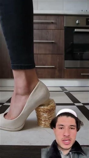 Amazing heels crushing food #highheels #satisfying #crushingcrunchy #sandmentcrushing #gadgests