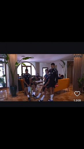 🏋️‍♂️⚽ Une journée intense avec le CSS !Au cœur de la nature, entre concentration et effort, les joueurs du Club Sportif Sfaxien ont enchaîné les exercices physiques et tactiques dans une ambiance sérieuse et motivante 🔥Notre hôtel est fier d’accompagner cette équipe légendaire dans sa préparation 💪Merci au staff et aux joueurs pour leur discipline et leur confiance 🖤🤍#CSS #ClubSportifSfaxien #Entrainement #StageSportif #CharmeHotels #HôtelLaForêt #AinDrahem #PréparationPhysique #TeamWork #