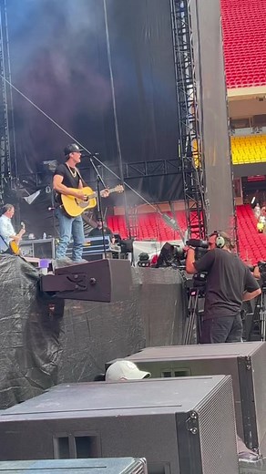 Midnight Playlist Featuring Parker McCollum: Handle On You