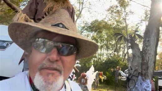 What an amazing display!!🧡👻🎃 | Rustic Knolls Campsites and Cabins