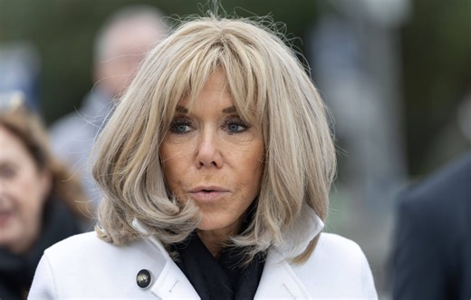 Rumeur sur la transidentité de Brigitte Macron : Les complotistes ont mal interprété les relaxes des deux prévenues