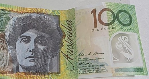Dodgy cash warning as Aussie businesses flooded with fake $50 and $100 notes