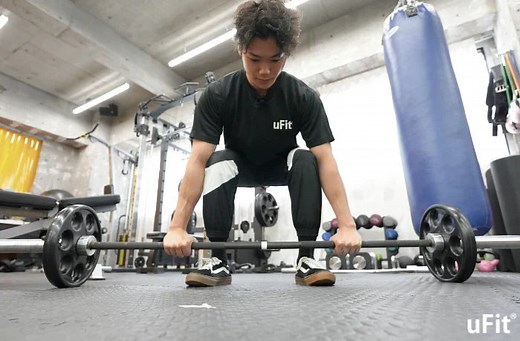 【初心者必見】デッドリフトのやり方と効果的なフォームを紹介！間違いや重量設定の注意点も徹底解説