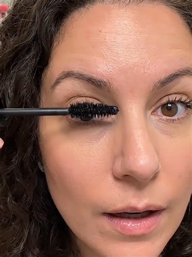 Easy Waterproof Mascara for Beginners