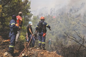 Πυροσβέστες στο εδώλιο για τις φωτιές του 2021 στη Βαρυμπόμπη | ΤΑ ΝΕΑ