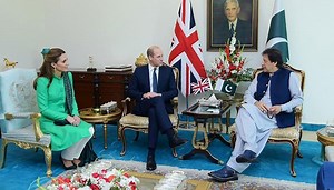 Royal visit: Prince William, Kate Middleton meet President Alvi, PM Imran