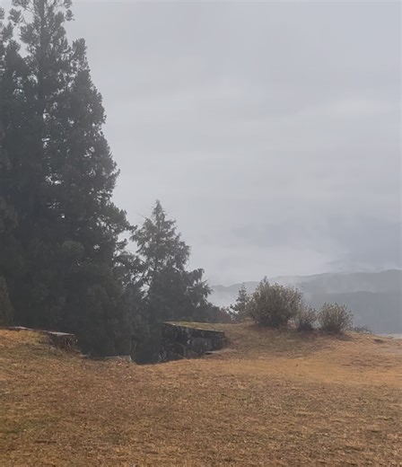 楊原 京子♾Kyoko Yanagihara on Instagram: "登壇前に、弾丸で岩村城跡へ行ってきました。標高が高いお城で、霧が発生しやすいことから霧ヶ城という別名をもつお城。 その名の通りお城が霧に包まれ幻想的でした。 450年という時を超えて、お艶の方と同じ景色を見れたようで嬉しかったです。改めてゆっくり訪れたい.... ・ ・ #岐阜 #恵那 #岩村城 #恵那市 #女城主の里 #お艶 #岩村城跡 #霧ヶ城 #長篠 #女城主 #戦国時代 #🏯"