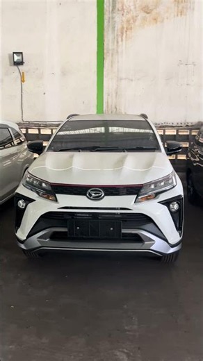 Daihatsu Terios tipe R Custom warna Putih Terios Flagship SUV
