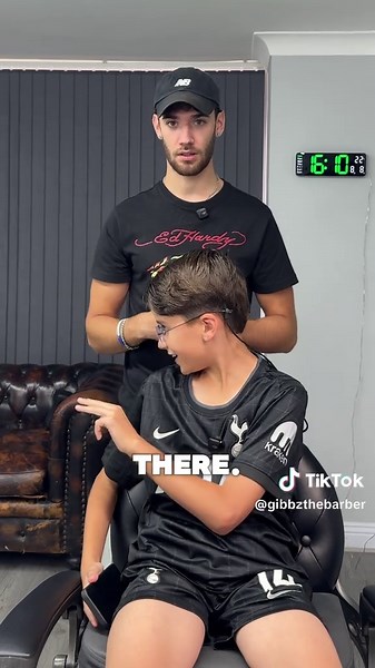 Transformación de cabello con corte de bajo desvanecido