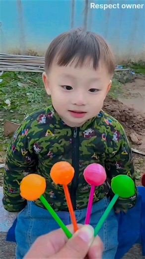 🍭 Lollipop Time with Family Fun!🍬 Funny Mom Gives Lollipops Challenge!