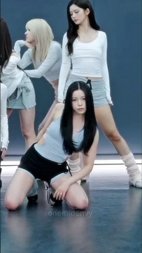 NMIXX Crescendo Intro Dance Practice #NMIXX #엔믹스 #NSWER #HeavySerenade #NMIXXcrescendo