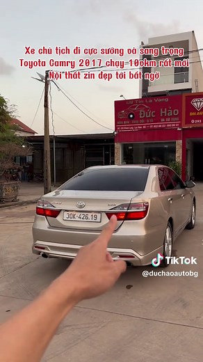 Toyota Camry 2017: A Comprehensive Review of Features and Performance