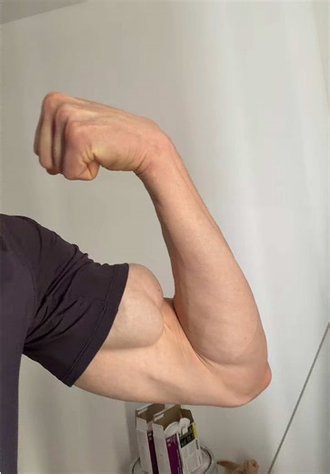 Fun edit haha. Full biceps coming in. #biceps #naturalbodybuilding