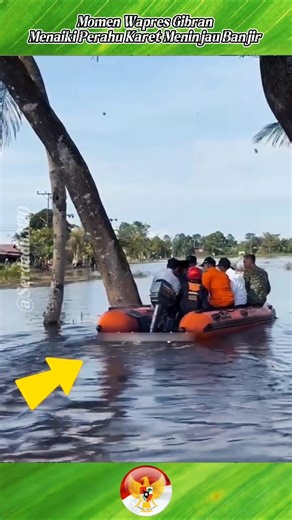 MOMEN WAPRES GIBRAN MENAIKI PERAHU KARET MENINJAU BANJIR #gibran #perahukaret #banjir #kalsel #short