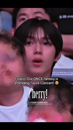 FLAREU at TWICE Concert: Fanboy Meets Jihyo | Twice One In A Million