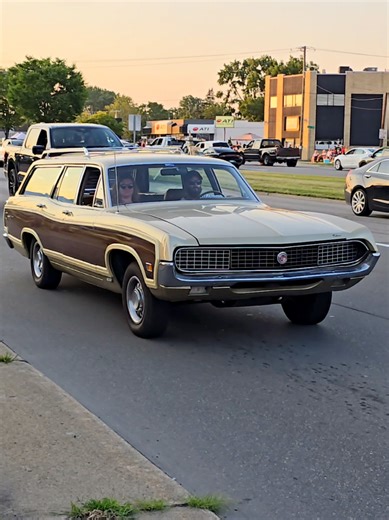 1970 Ford Torino Squire Station Wagon Drive By Sound
