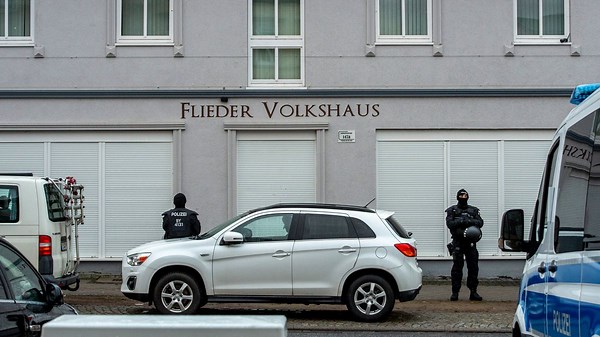 Ermittler sprengen mutmaßliche Neonazi-Terrorgruppe