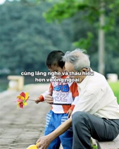 Ông Ngoại Là Người Lặng Lẽ Đi Qua Cả Một Đời Mưa Nắng, Chỉ Để Dành Lại Cho Con Cháu Những Mùa Bình Yên... #ongngoai #dongluc #uocduoclenxuhuong #xuhuongtiktok