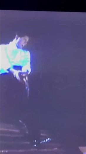 Man’s tasseled foot pierced by knife-wielding killer in “Prom night IV:Deliver Us From Evil” (1991)